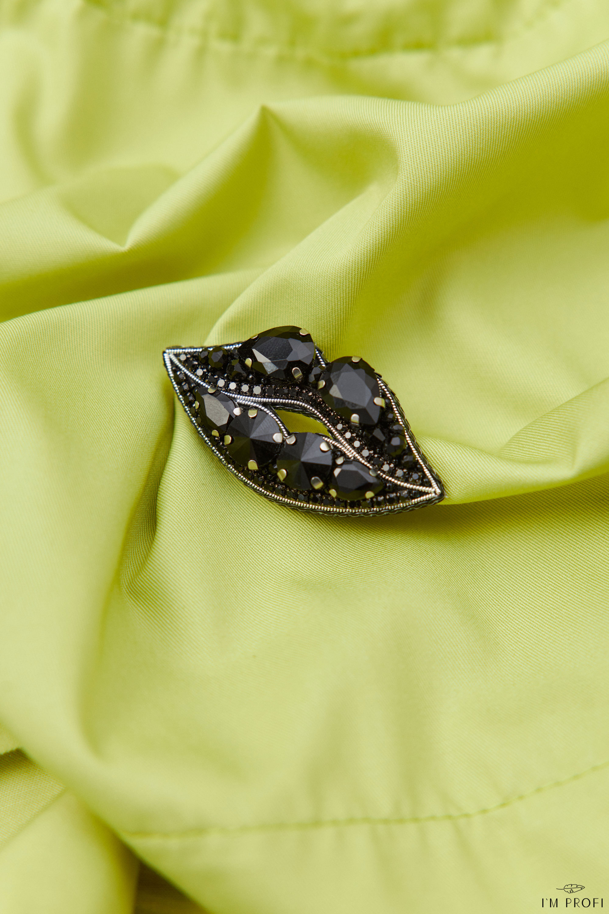 Брошки ручної роботи – Губи, шприц у губах (для косметолога) - Зображення 17