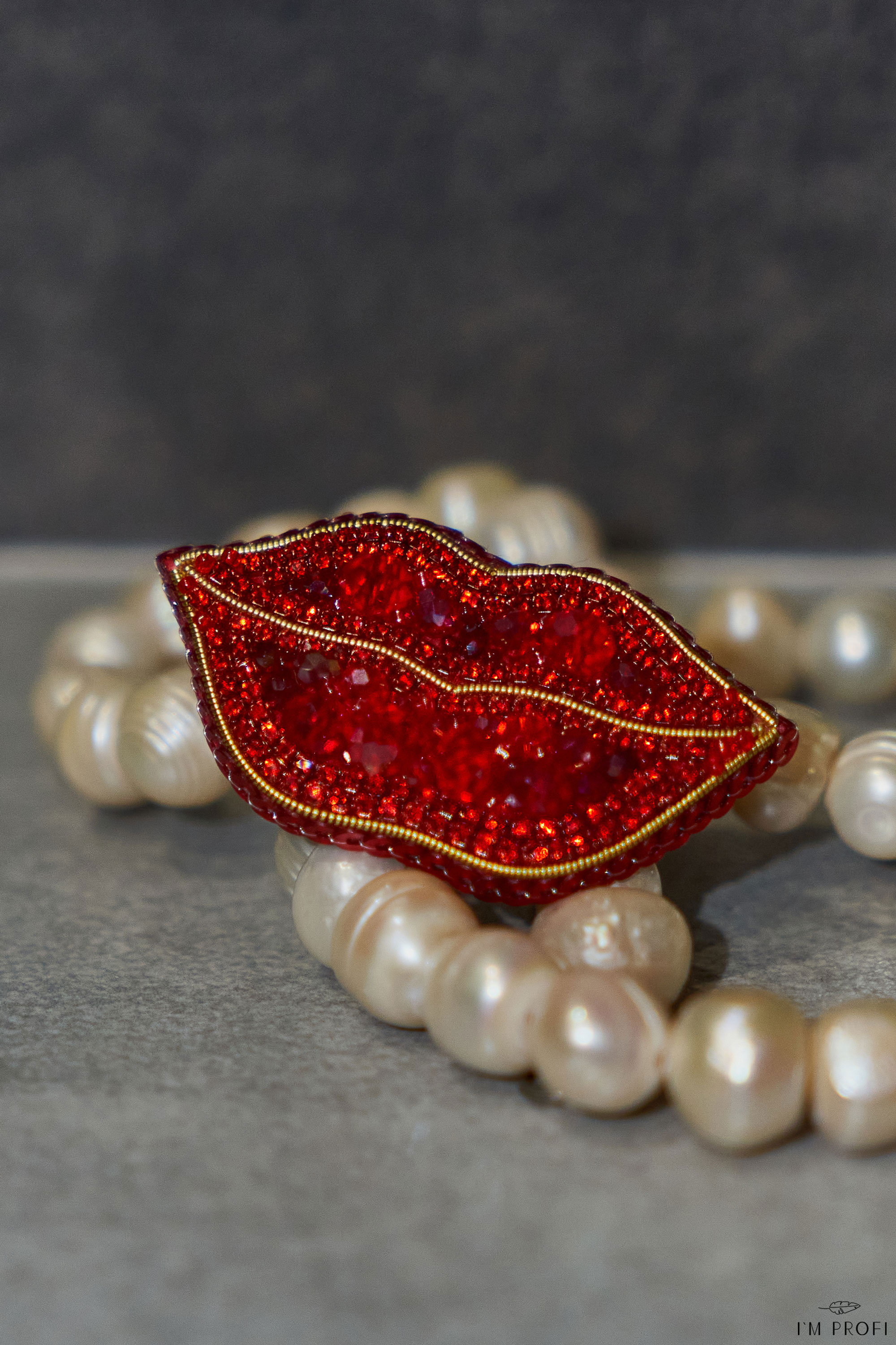 Брошки ручної роботи – Губи, шприц у губах (для косметолога) - Зображення 5