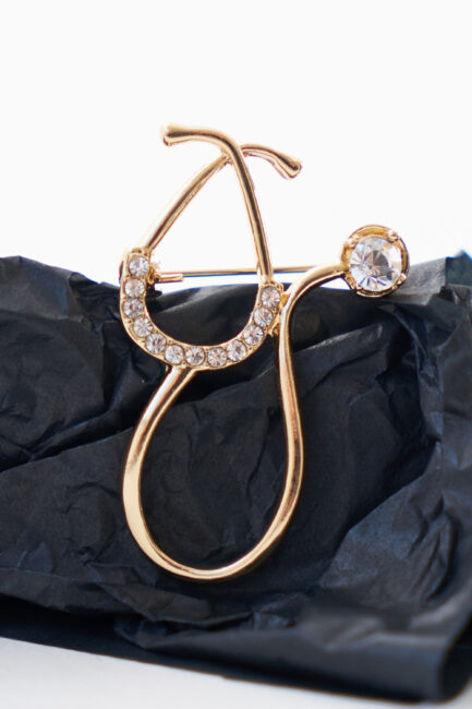 Брошки медичні ручної роботи – Легені, Келих Гігеї, Кадуцей, Мікроскоп, Стетоскоп, Дерматоскоп