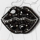 Брошки ручної роботи – Губи, шприц у губах (для косметолога) - Губи (чорні)