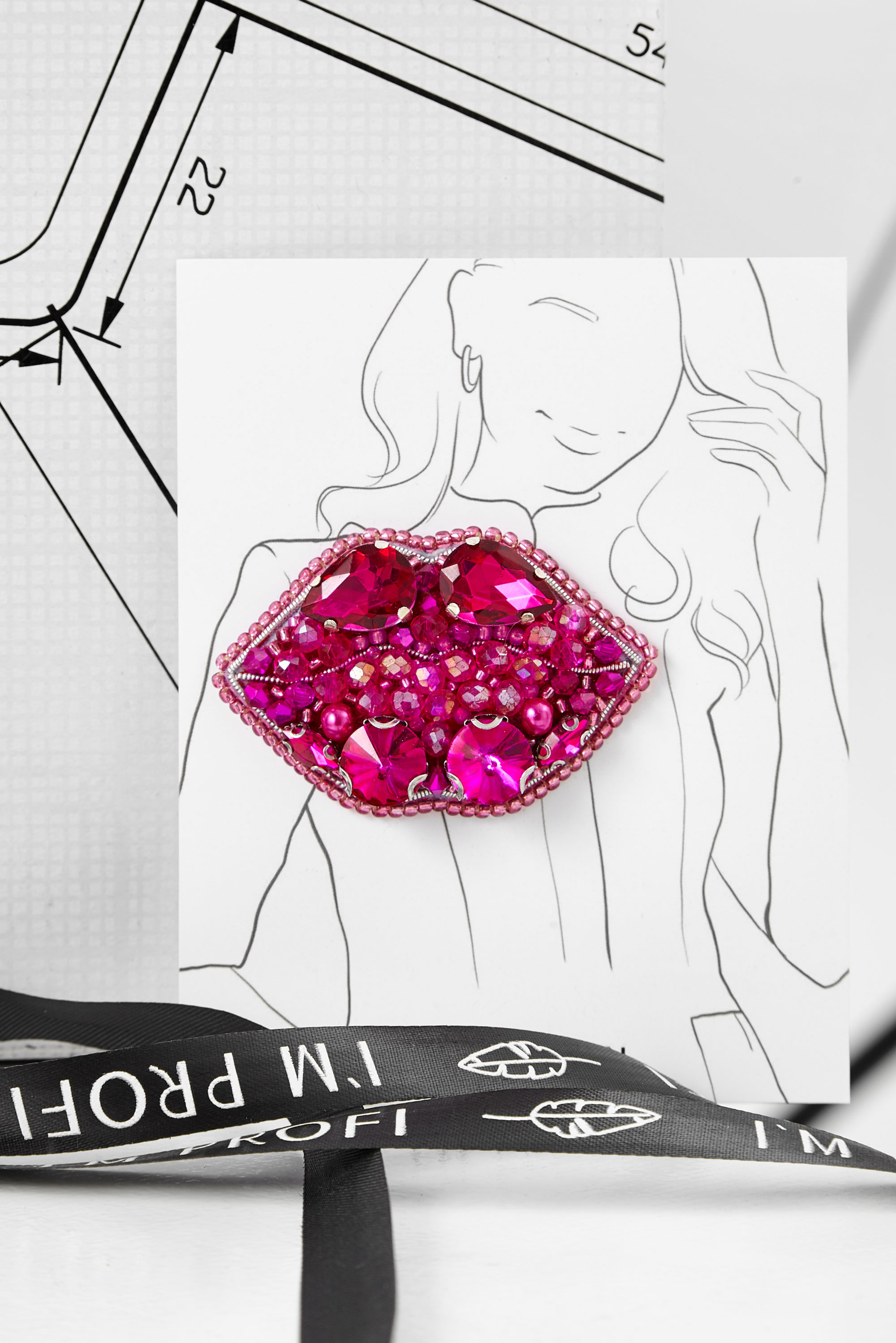 Брошки ручної роботи – Губи, шприц у губах (для косметолога) - Зображення 9