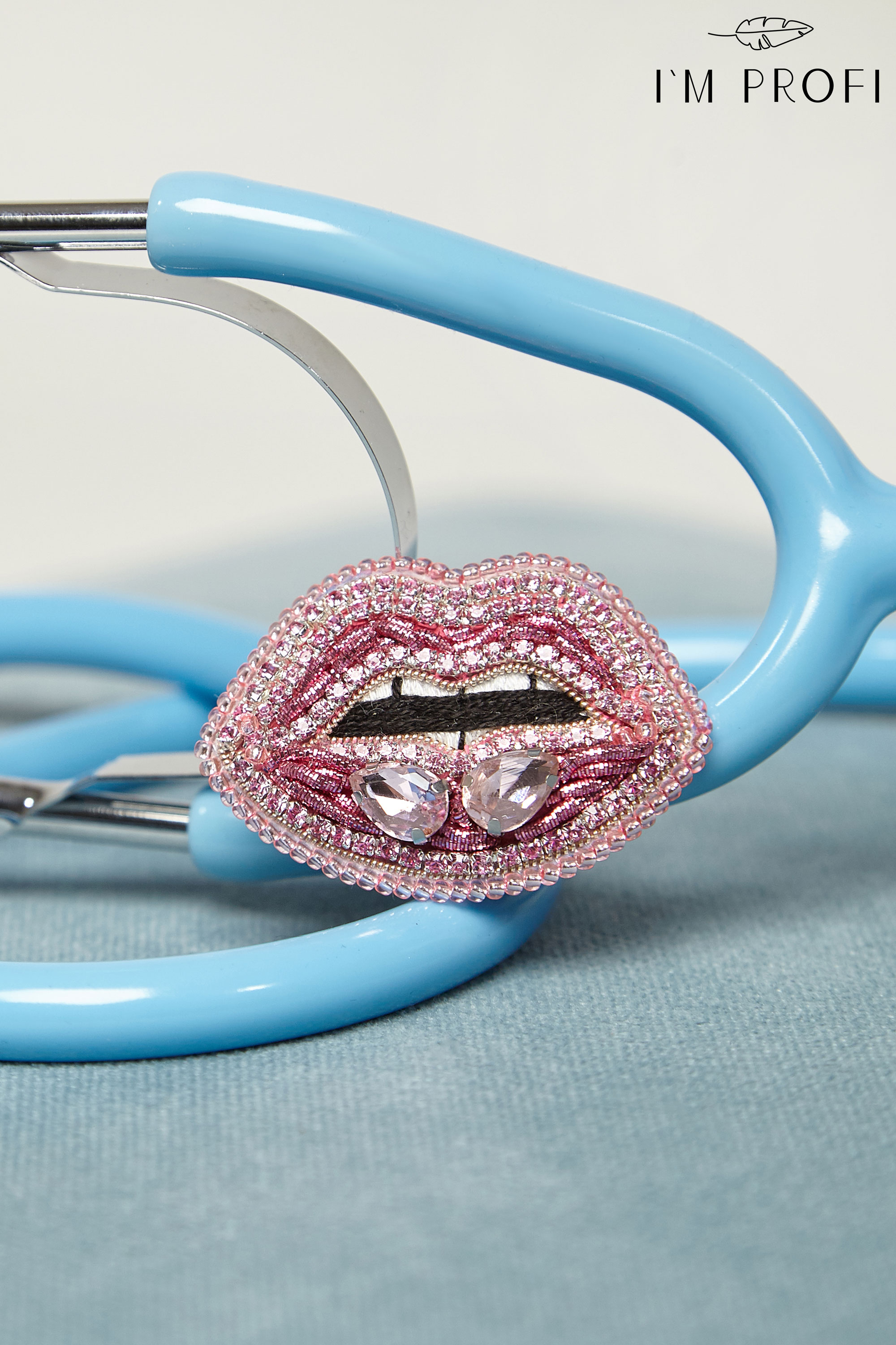 Брошки ручної роботи – Губи, шприц у губах (для косметолога) - Зображення 13