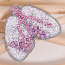 Брошки медичні ручної роботи – Легені, Келих Гігеї, Кадуцей, Мікроскоп, Стетоскоп, Дерматоскоп - Легені (рожеві)