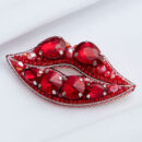 Брошки ручной работы – Губы, шприц в губах (для косметолога) - Губи (червоні) #2
