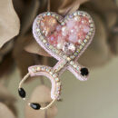 Брошки медичні ручної роботи – Легені, Келих Гігеї, Кадуцей, Мікроскоп, Стетоскоп, Дерматоскоп - Стетоскоп з серцем (рожевий)