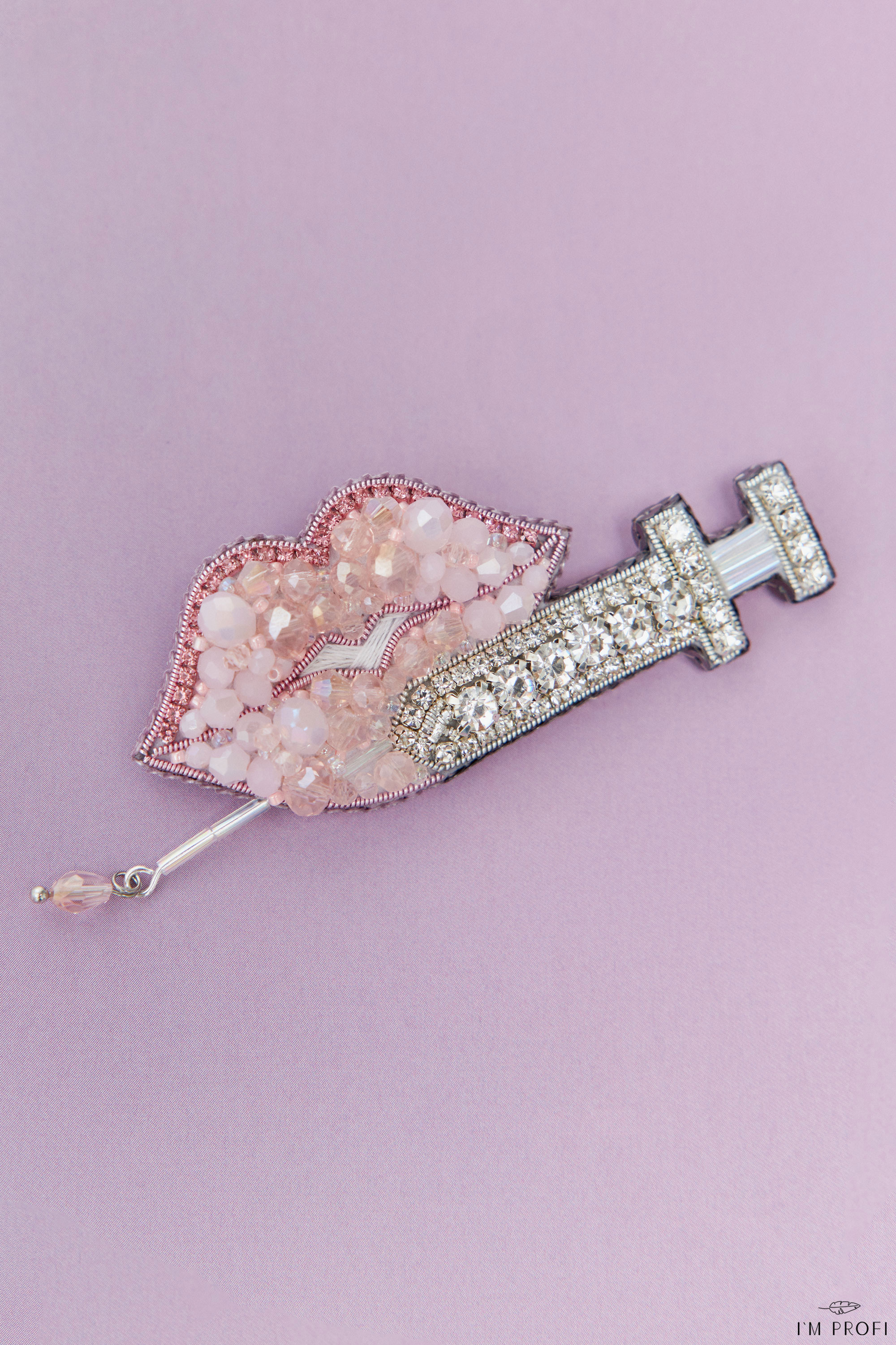 Брошки ручної роботи – Губи, шприц у губах (для косметолога) - Зображення 23