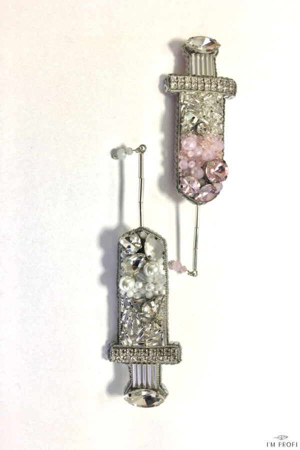 Брошки ручної роботи – Шприц (для лікаря, медсестри, косметолога)