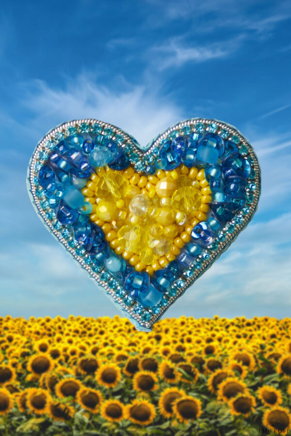 Брошки ручної роботи – Україна в серці