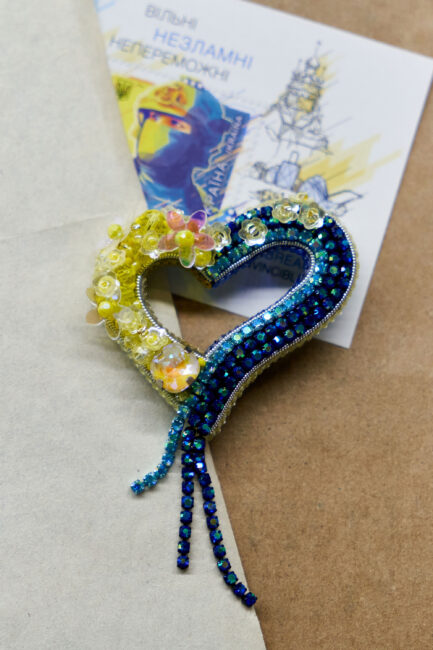 Брошки ручної роботи – Україна в серці