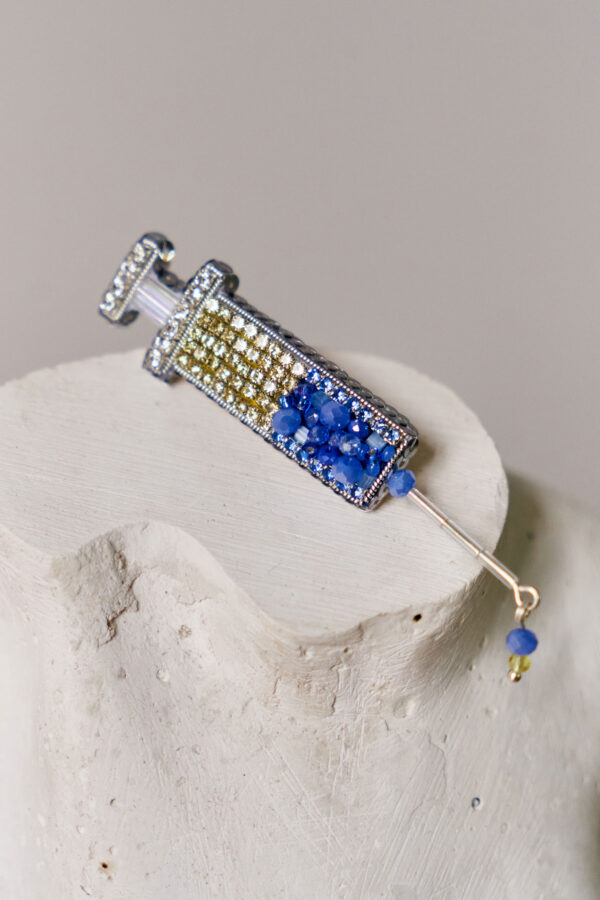 Брошки ручної роботи – Шприц (для лікаря, медсестри, косметолога)