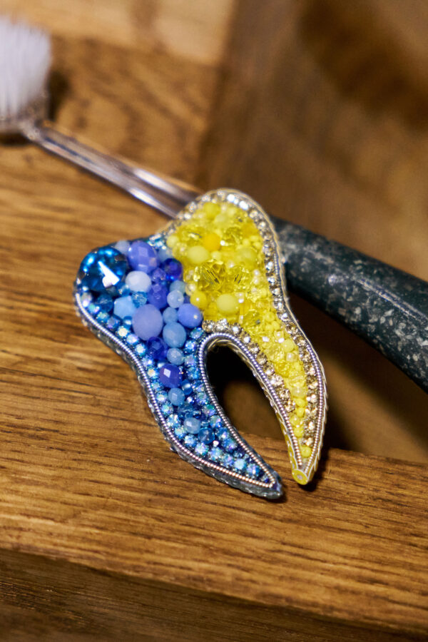 Брошки ручної роботи – Зуби (для стоматолога)