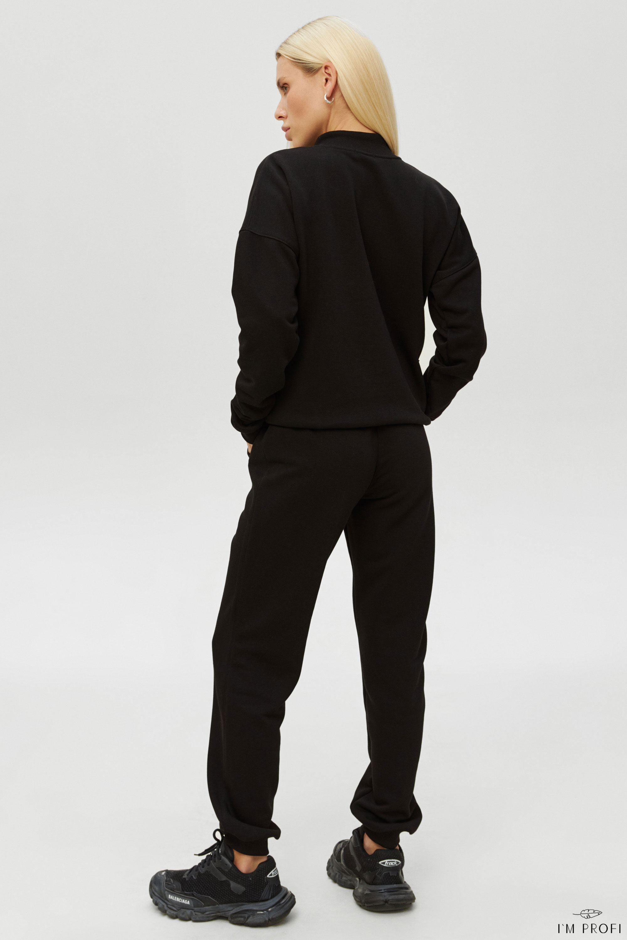improfi-p222-tracksuits-black-02